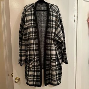 Torrid Black & White Plaid Soft Cardigan Size 6